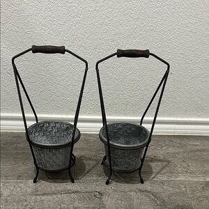 Metal planters